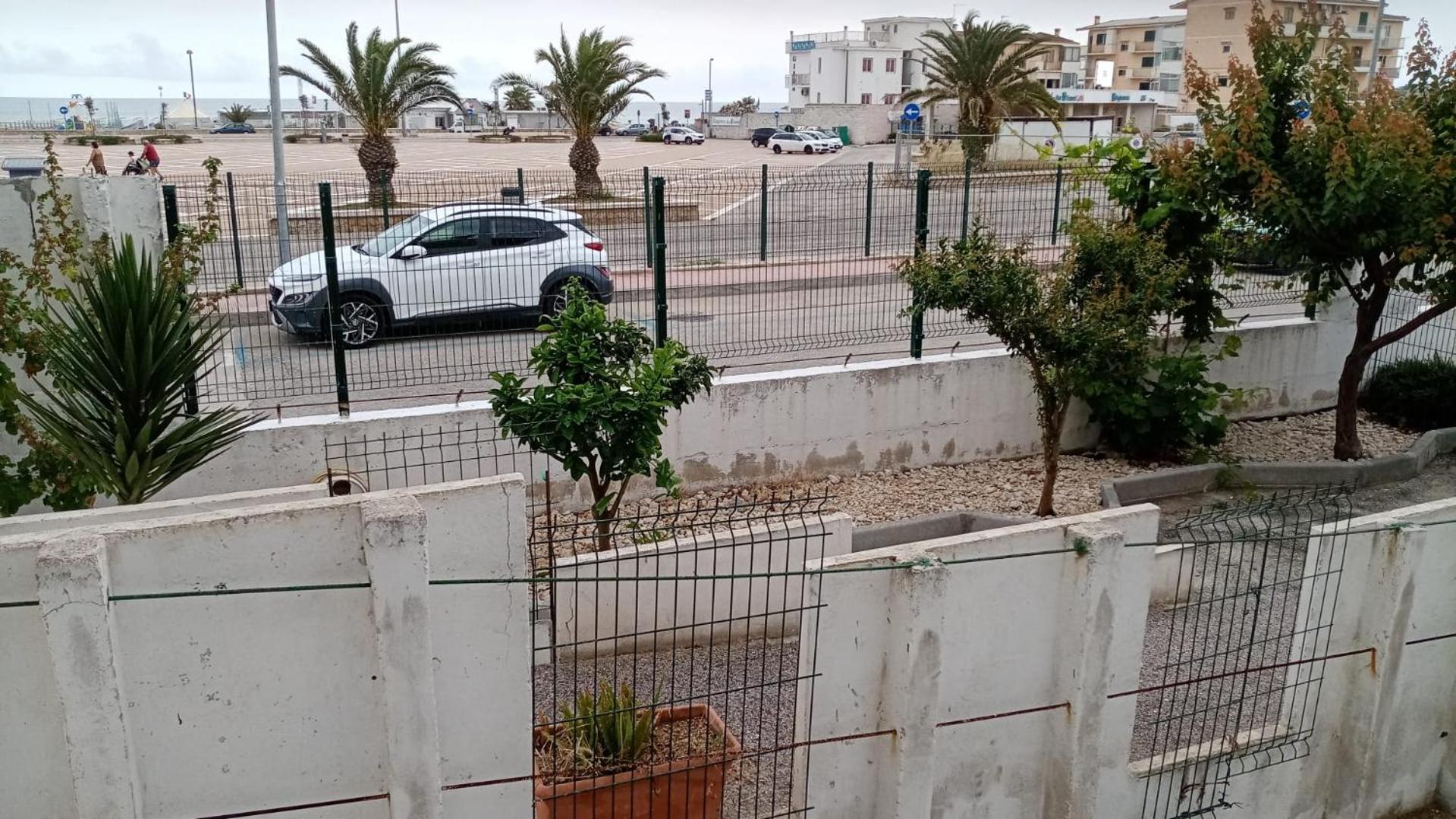 B&B Palazzo Manfredi Vieste, Fronte Mare Con Parcheggio Exterior photo
