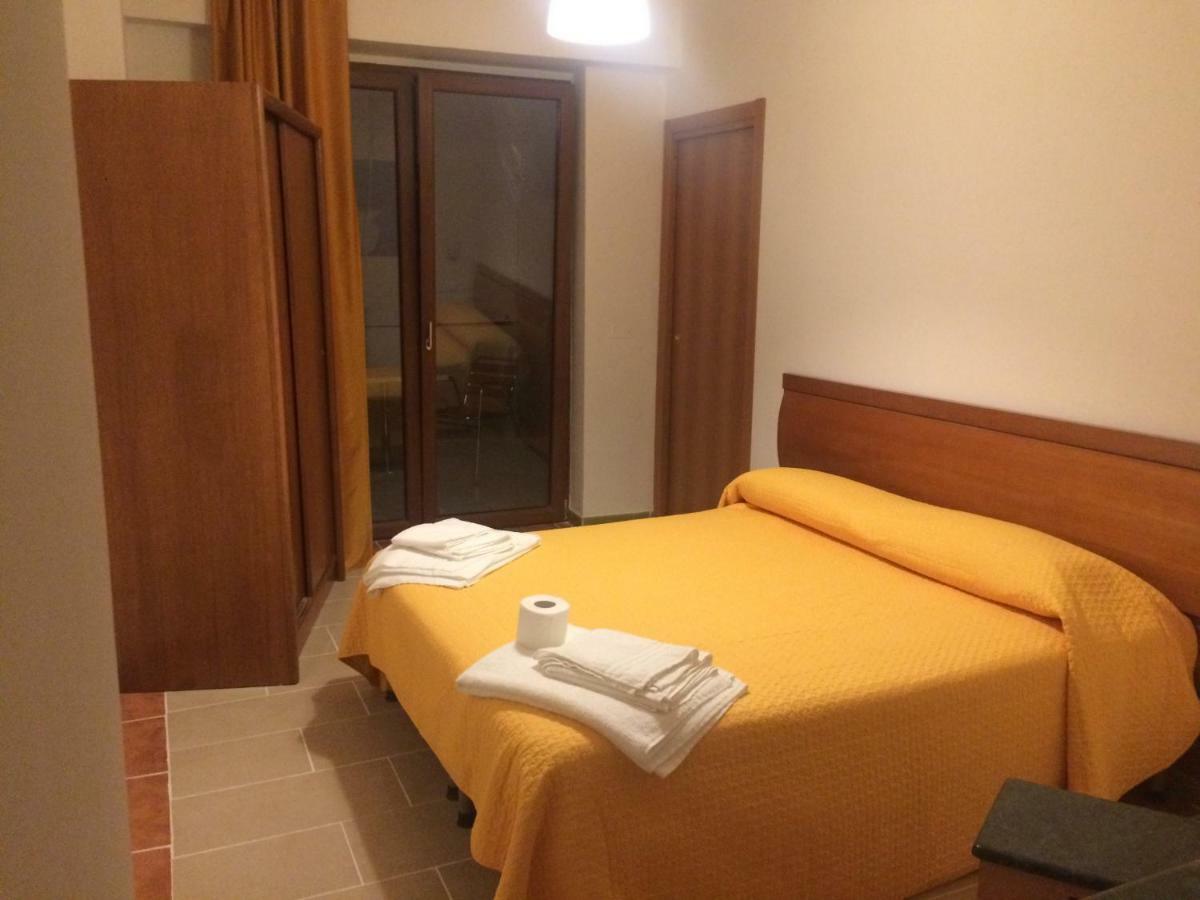 B&B Palazzo Manfredi Vieste, Fronte Mare Con Parcheggio Exterior photo