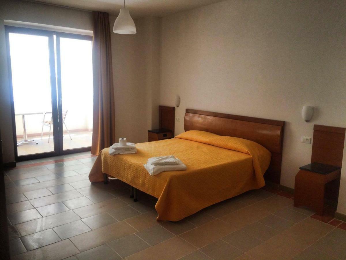 B&B Palazzo Manfredi Vieste, Fronte Mare Con Parcheggio Exterior photo