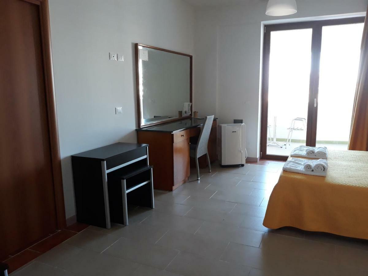 B&B Palazzo Manfredi Vieste, Fronte Mare Con Parcheggio Exterior photo